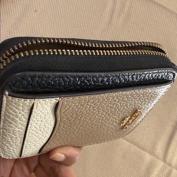 Coach Beige and White Card Holder with Gold Chain and zipper - Picture 6 of 6